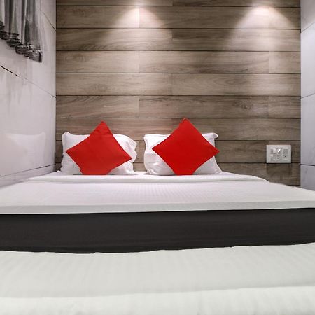 Hotel Spring Residency Мумбаи Экстерьер фото