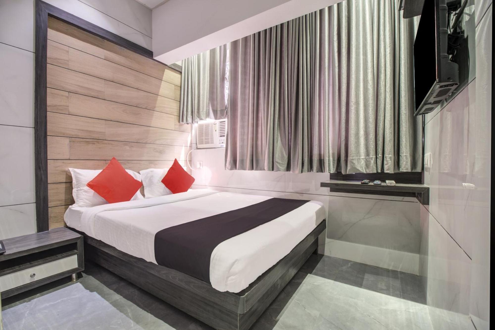 Hotel Spring Residency Мумбаи Экстерьер фото